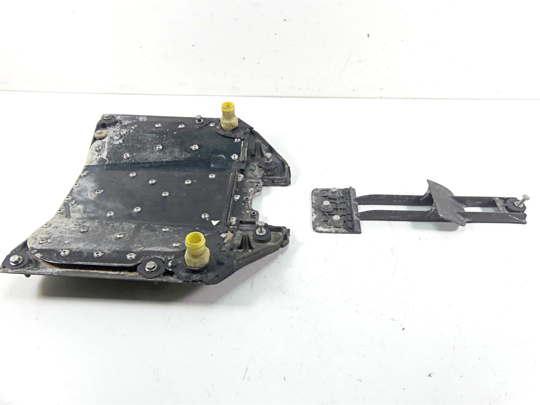 2018 Seadoo GTS 90 Lower Body Skid Riding Plate Guard Set 271001860 271001969 {{ shop.shopifyCountryName }} - Mototech271