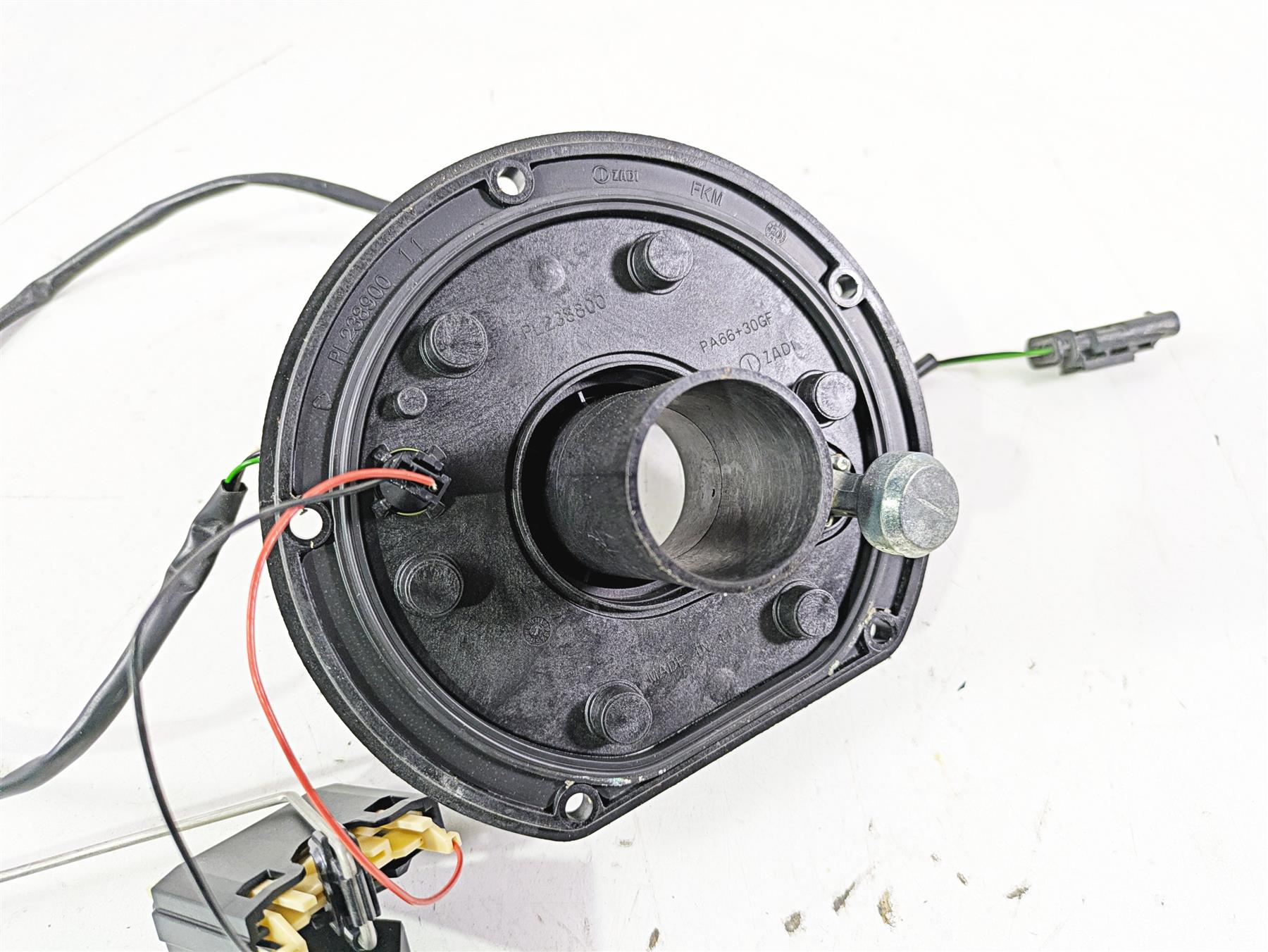 2022 Harley RA1250 S Pan America Fuel Gas Cap & Level Sending Unit 61200068 {{ shop.shopifyCountryName }} - Mototech271