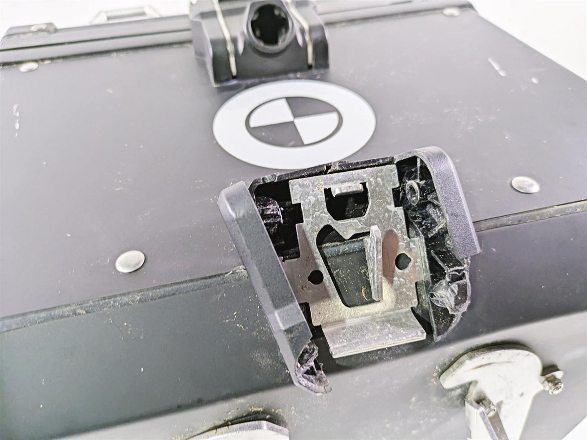 2021 BMW R1250GS K51 Adv Rear Top Case Trunk Bag - Damaged 77432472170 {{ shop.shopifyCountryName }} - Mototech271
