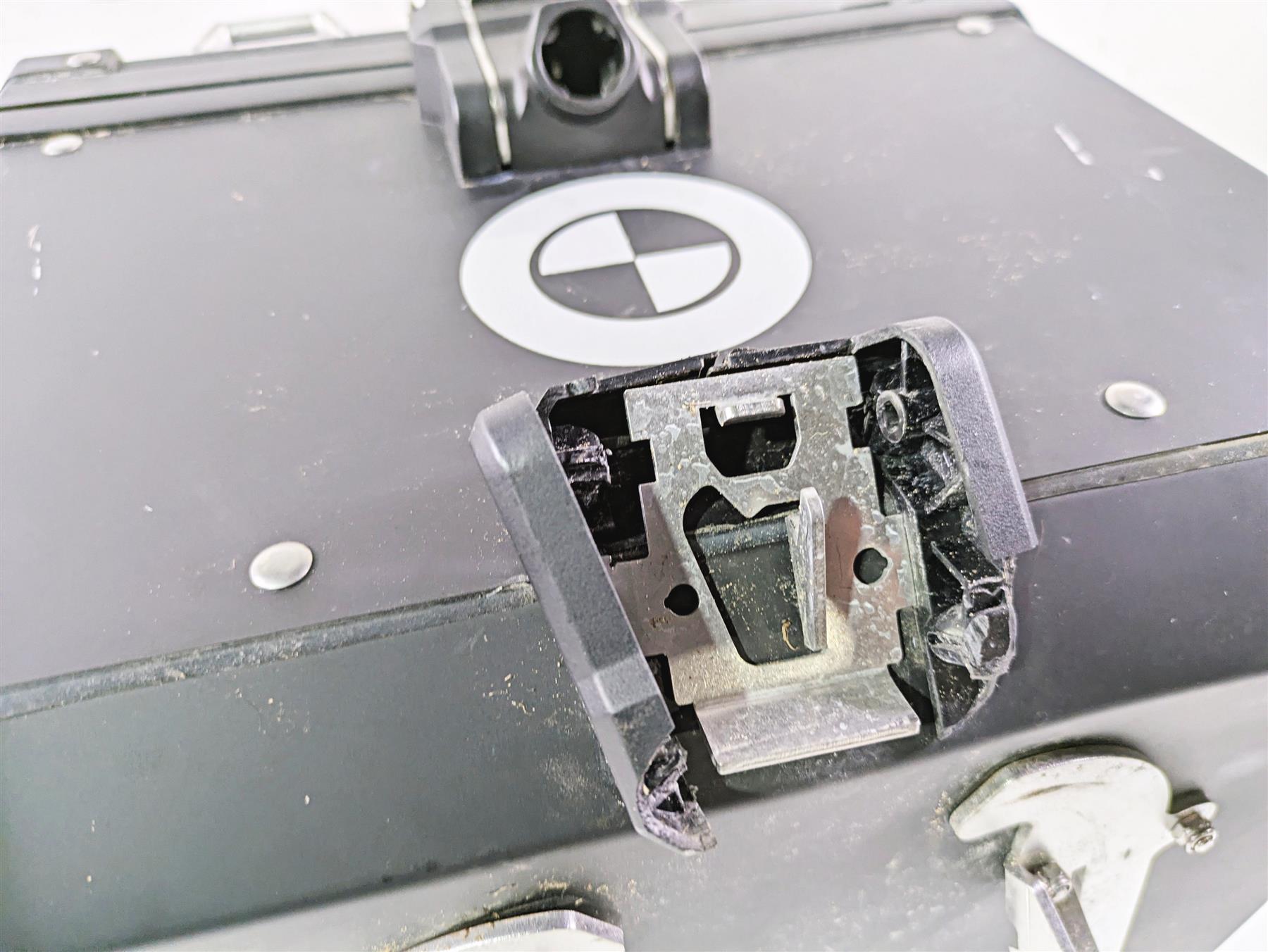2021 BMW R1250GS K51 Adv Rear Top Case Trunk Bag - Damaged 77432472170 {{ shop.shopifyCountryName }} - Mototech271