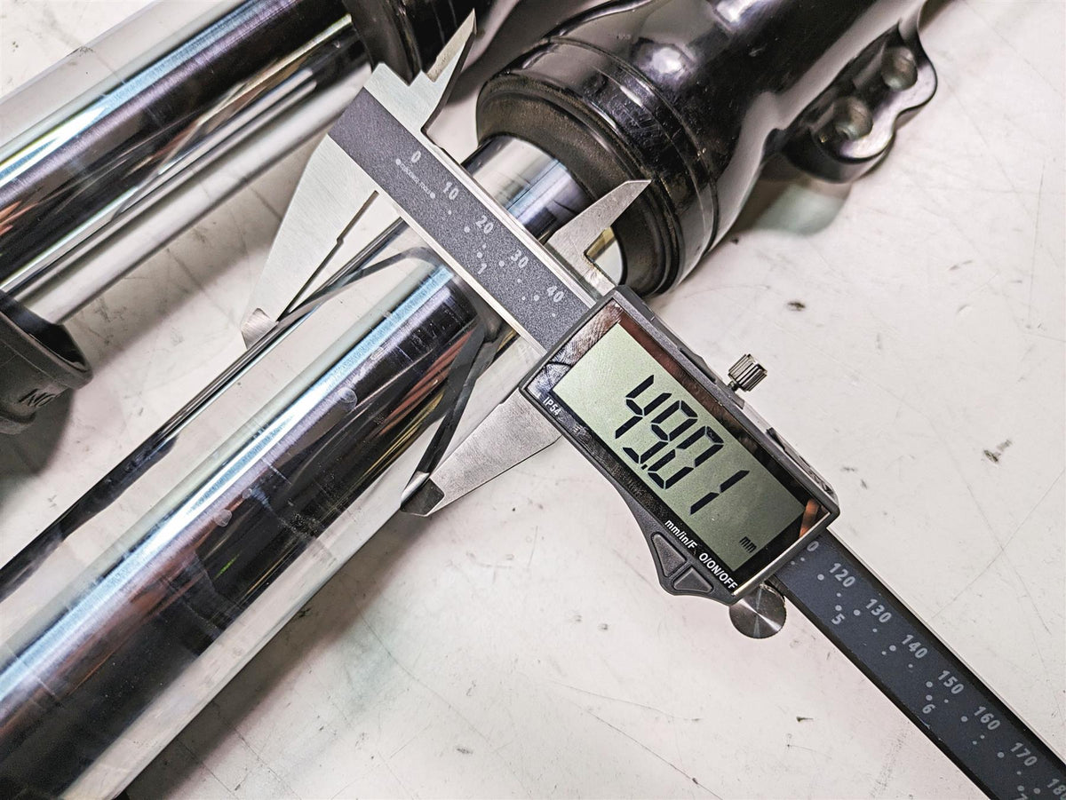 2020 Harley Softail FXBB Street Bob Straight Showa Front Fork Legs 49mm 45400166 {{ shop.shopifyCountryName }} - Mototech271