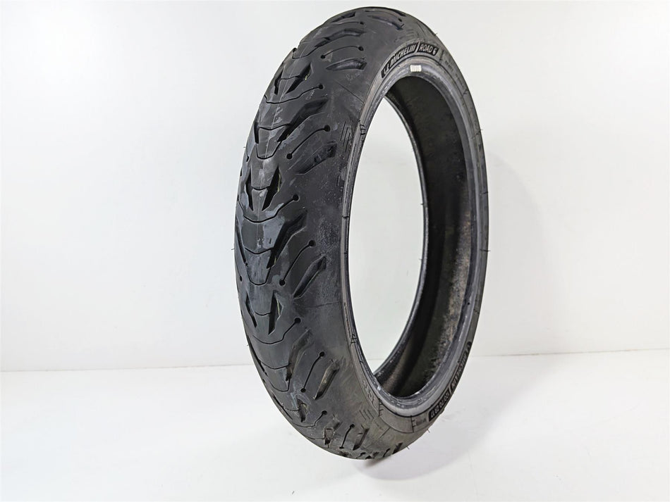 Used Front Motorcycle Tire Michelin Road 6 Tire in 120/70R17 26276 830256