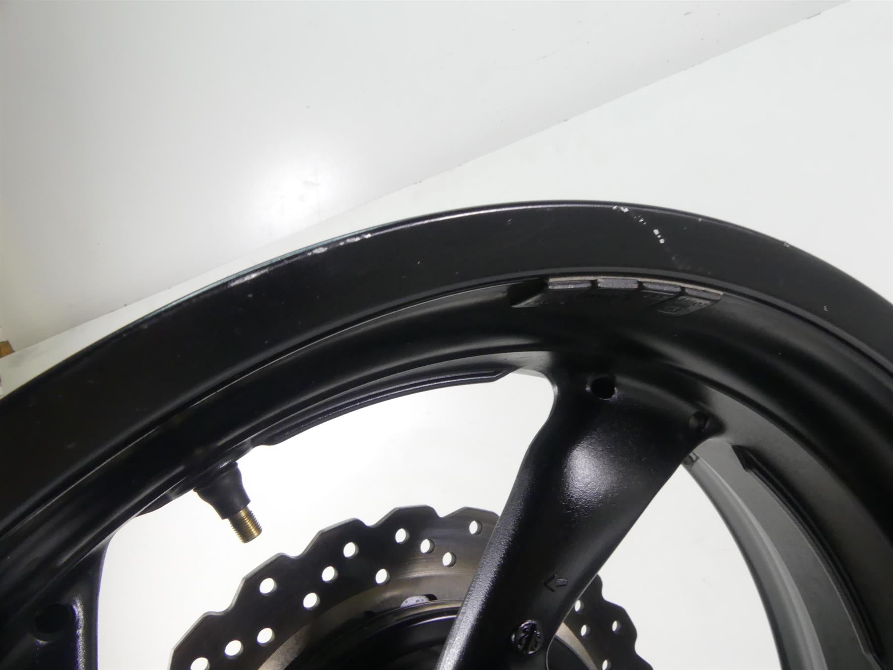 2013 Yamaha VMX17 V-Max 1700 Straight Rear Wheel Rim 18x6 2S3-25338-00-98 {{ shop.shopifyCountryName }} - Mototech271