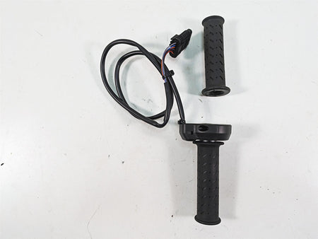 2020 Moto Guzzi V85 TT Adventure E-Throttle Hand Grip Set 2D000095 {{ shop.shopifyCountryName }} - Mototech271
