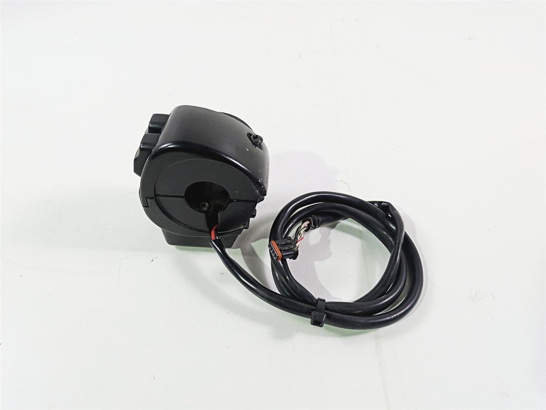 2017 Harley Softail Heritage Classic FLSTC Left Control Switch Cruise 71500288 {{ shop.shopifyCountryName }} - Mototech271