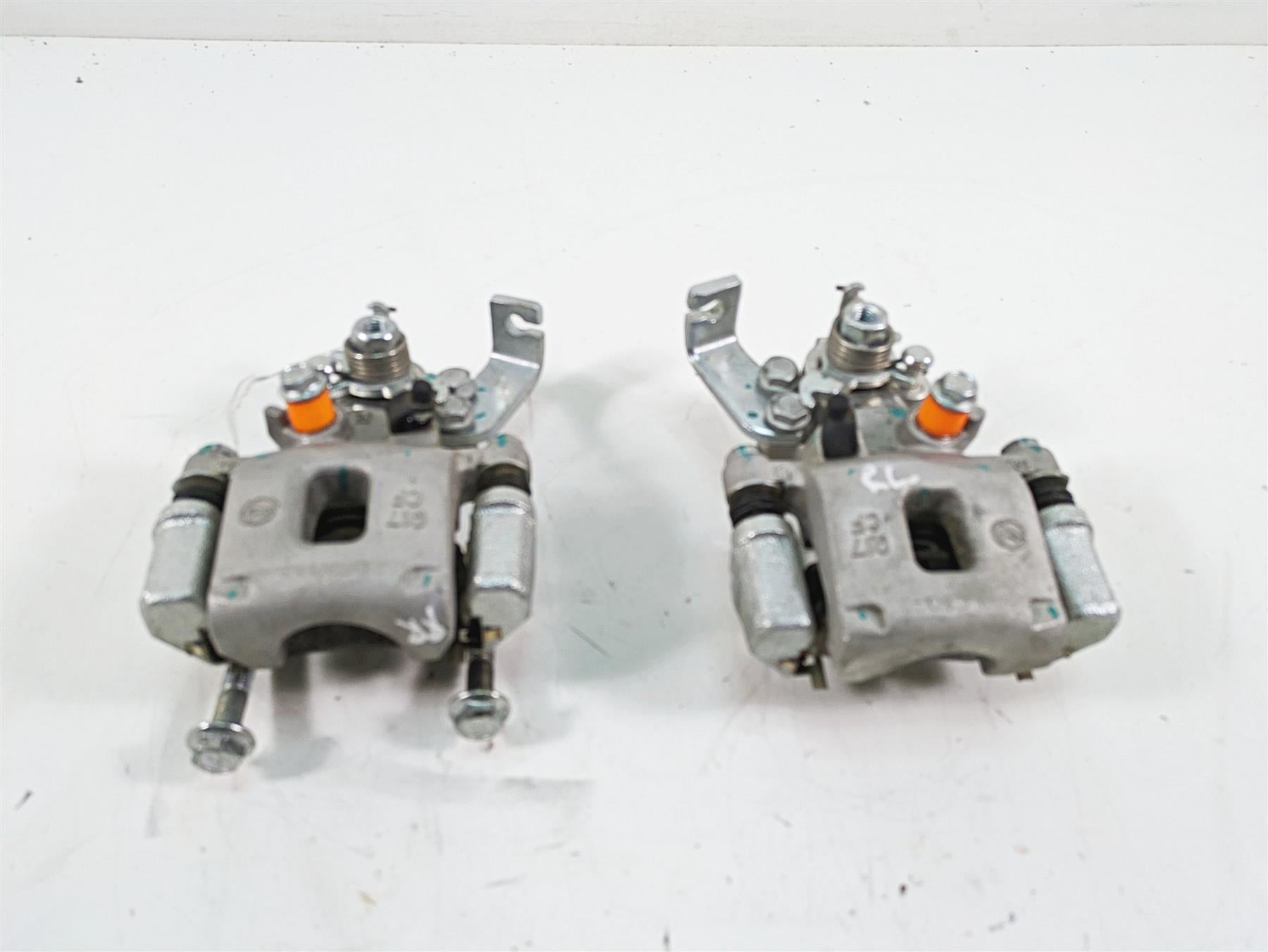 2021 CFMoto Zforce 500 Trail Rear Brake Caliper Set 5BWB-081200-10000 {{ shop.shopifyCountryName }} - Mototech271
