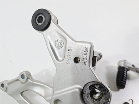 2016 Aprilia RSV 1100 Tuono V4 Factory Front Right Foot Peg & Brake Pedal 897828 {{ shop.shopifyCountryName }} - Mototech271