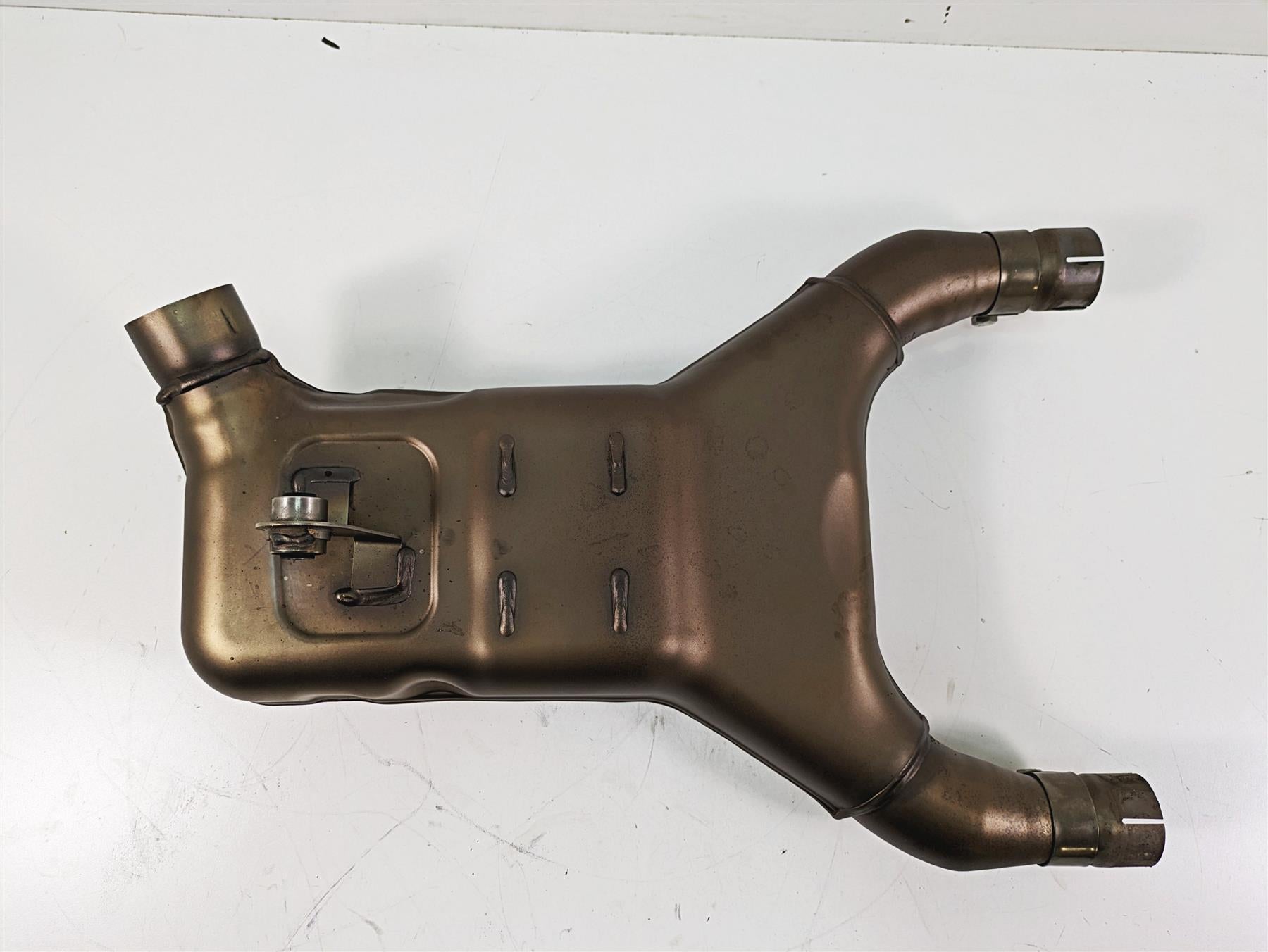 2020 Moto Guzzi V85 TT Adventure Oem Exhaust Pipe Center Chamber 2B0053175 {{ shop.shopifyCountryName }} - Mototech271
