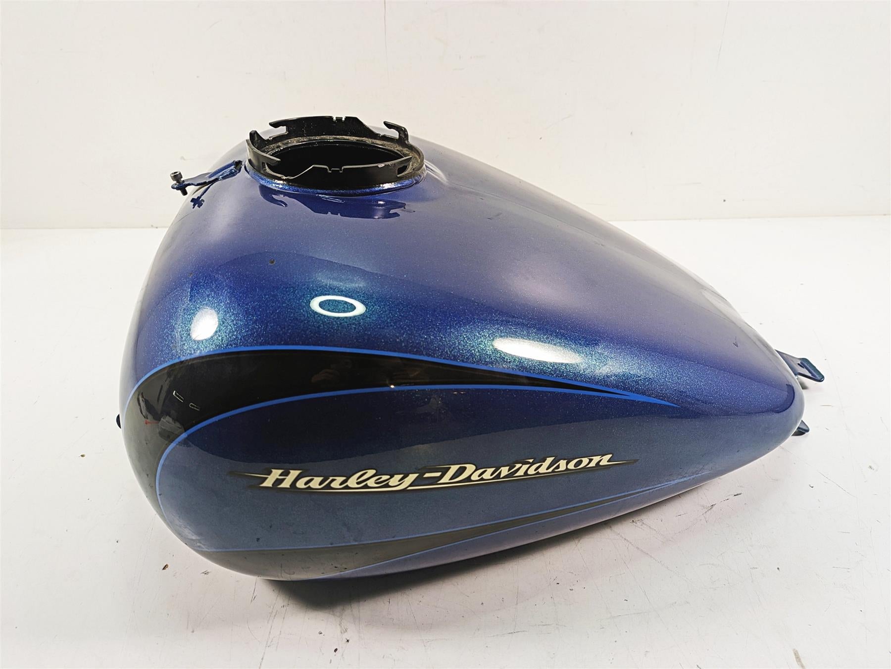 2014 Harley Touring FLHTK Electra Glide Fuel Gas Petrol Tank - Read 61356-08