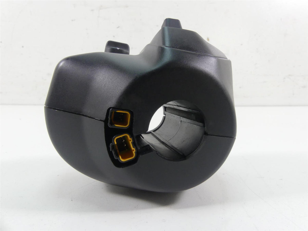 2022 Indian FTR1200 S Left Hand Menu Mode Horn Cruise Control Switch 2414353 {{ shop.shopifyCountryName }} - Mototech271