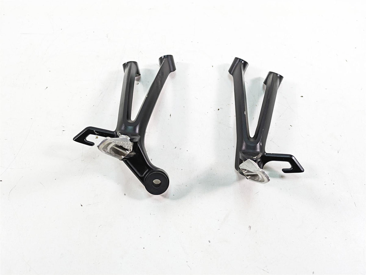 2009 Suzuki GSXR750 K9 Rear Footpeg Foot Peg Rest Mount Set 43600-37H00-YAP {{ shop.shopifyCountryName }} - Mototech271