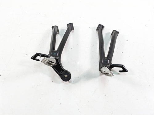 2009 Suzuki GSXR750 K9 Rear Footpeg Foot Peg Rest Mount Set 43600-37H00-YAP | Mototech271