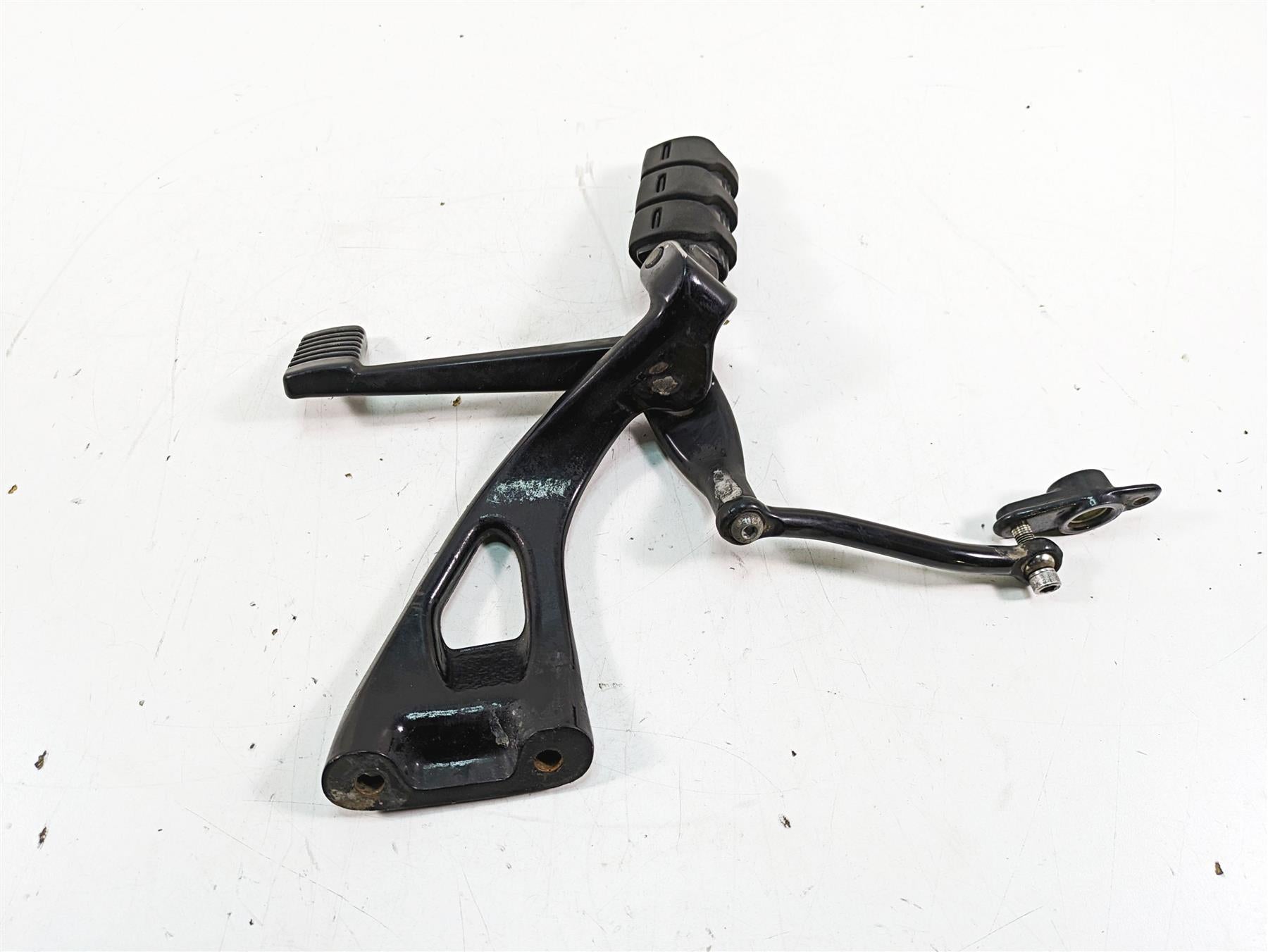 2020 Harley Softail FXBB Street Bob Right Foot Peg & Brake Pedal 50500601 {{ shop.shopifyCountryName }} - Mototech271