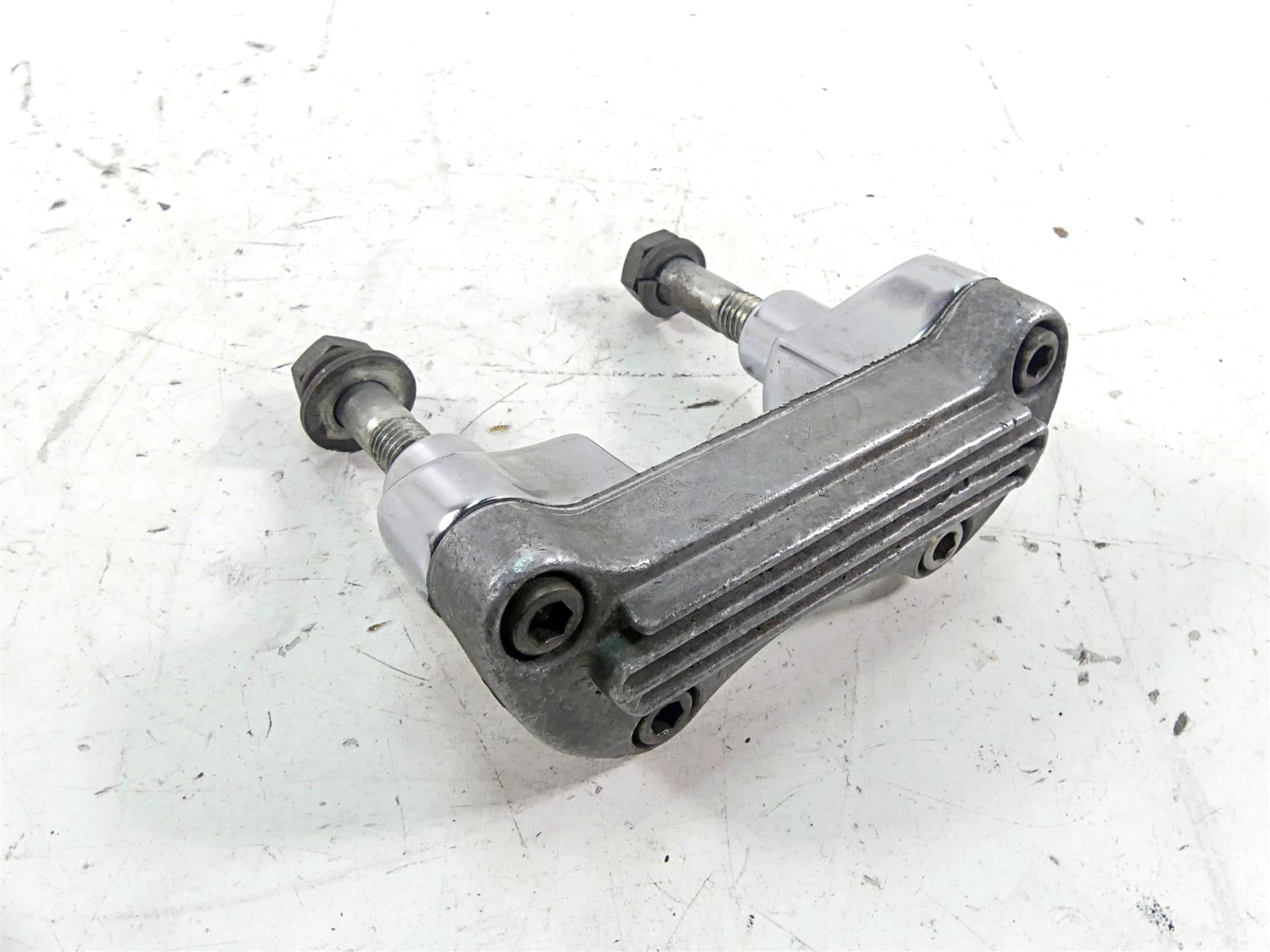1979 Harley Sportster XLS1000 Roadster Handlebar Mount Riser 55902-79 55900-79 {{ shop.shopifyCountryName }} - Mototech271