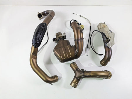 2022 Ducati Hypermotard 950 Exhaust Chamber & Header & Servo 57212111A {{ shop.shopifyCountryName }} - Mototech271