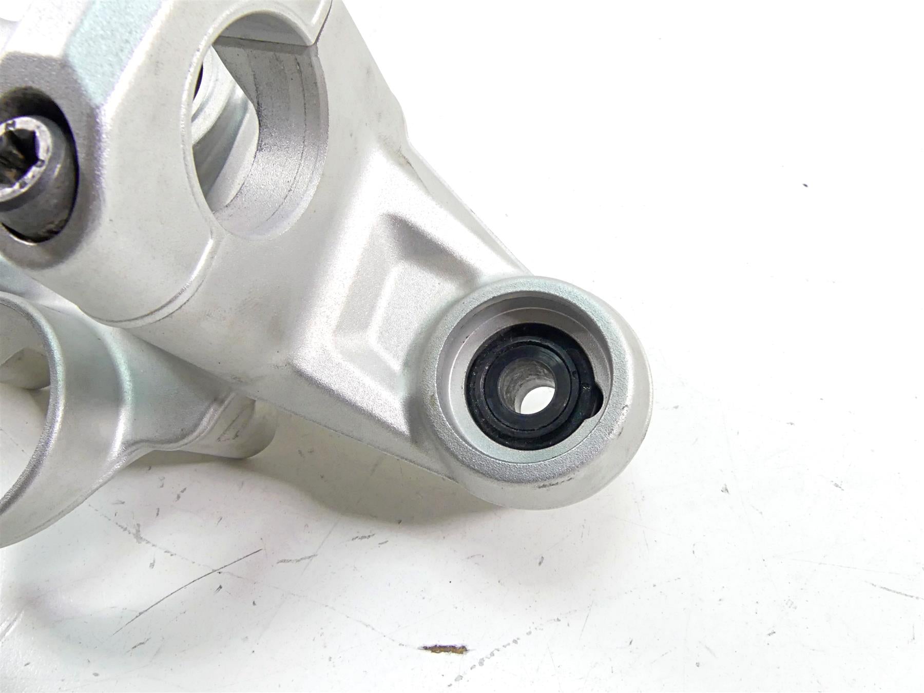 2015 BMW R1200GS GSW K50 Upper Triple Tree Steering Clamp 31428555849 8520478 {{ shop.shopifyCountryName }} - Mototech271