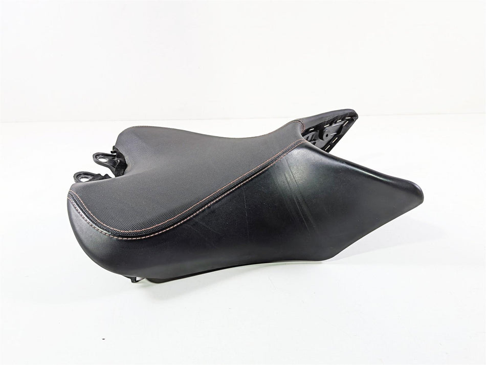 2019 Triumph Speed Triple RS 1050 Front Comfort Seat Saddle T2307334 {{ shop.shopifyCountryName }} - Mototech271