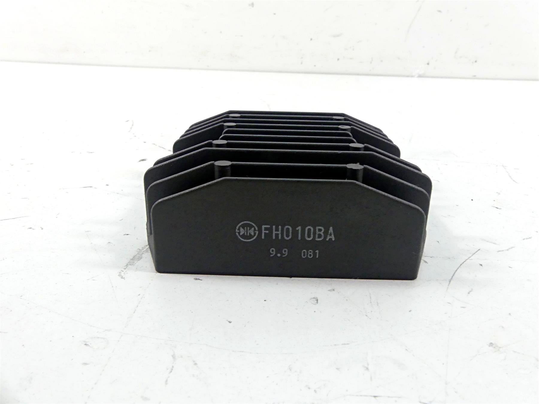 2010 Kawasaki ZX1400 ZX14 R Ninja Rectifier Voltage Regulator FH010BA 21066-0008 {{ shop.shopifyCountryName }} - Mototech271