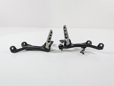 2024 Kawasaki EX500 Ninja 40th An. Rear Passenger Foot Peg 35063-1408 35063-1409 {{ shop.shopifyCountryName }} - Mototech271
