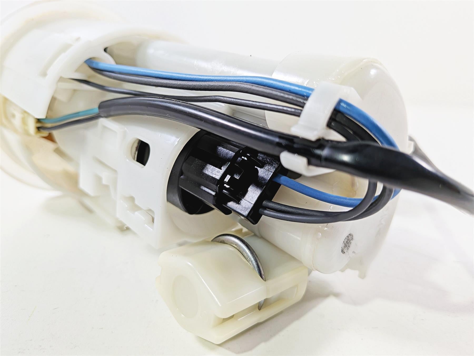 2019 Triumph Speed Triple RS 1050 Fuel Gas Petrol Pump -Tested T2400735 T2405926 {{ shop.shopifyCountryName }} - Mototech271