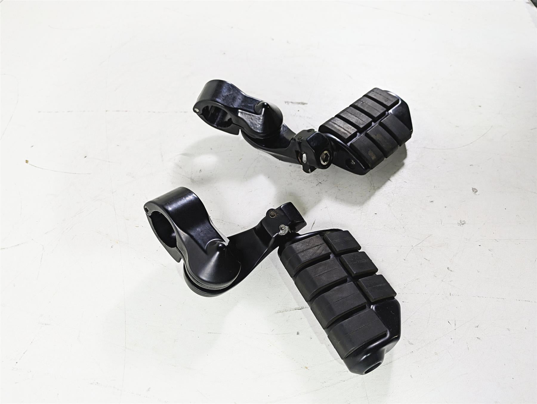 2018 Indian Chieftain Limited Black Aftermarket Highway Foot Peg Set {{ shop.shopifyCountryName }} - Mototech271