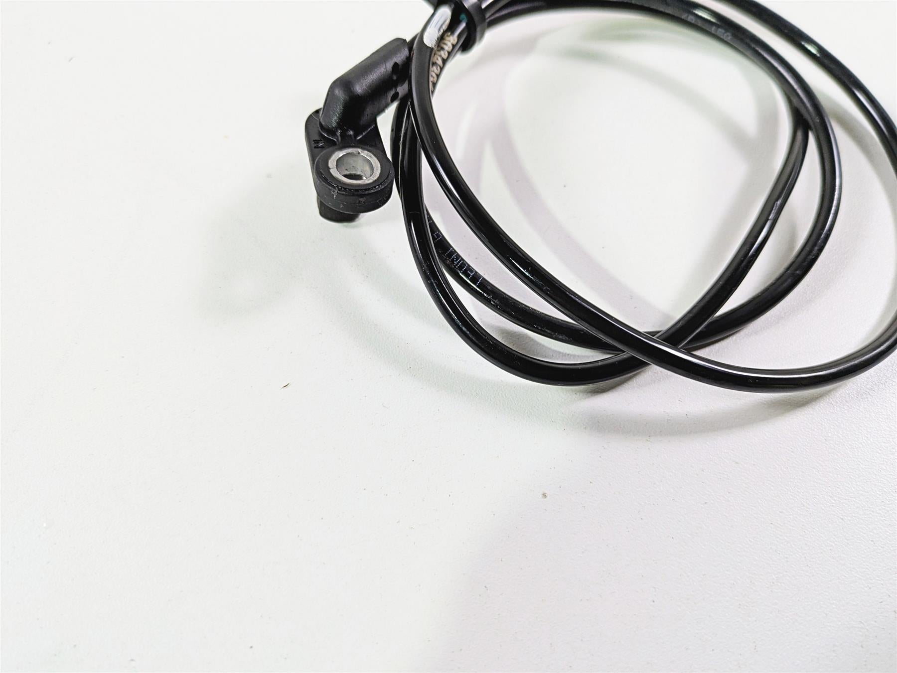 2024 Triumph Tiger 900 GT Rear Abs Brake Wheel Speed Sensor T2029935 {{ shop.shopifyCountryName }} - Mototech271