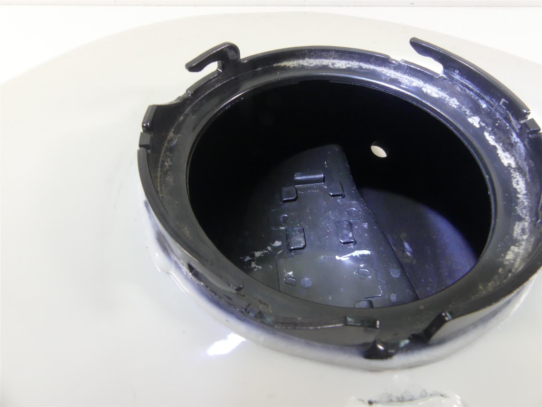 2012 Harley Touring FLHTP Electra Glide Fuel Gas Petrol Tank - Read 61356-08 {{ shop.shopifyCountryName }} - Mototech271