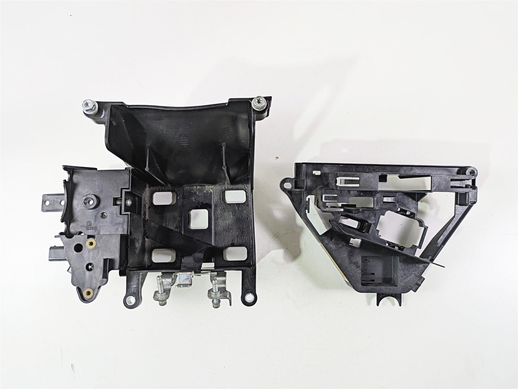 2021 Harley Touring FLTRX Road Glide Battery Tray Electrical Holder Set 66000010 {{ shop.shopifyCountryName }} - Mototech271