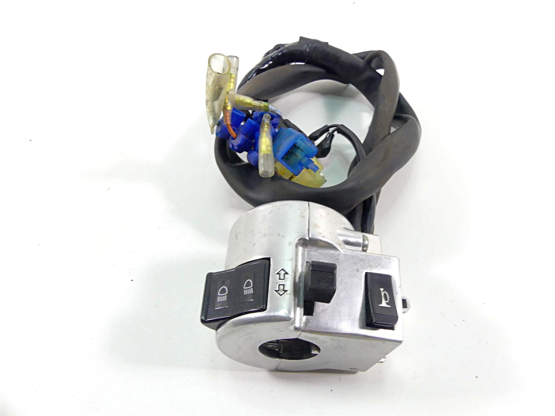 2002 Honda VTX1800 R Left Hand Light Blinker Control Switch 35020-MCH-000 {{ shop.shopifyCountryName }} - Mototech271