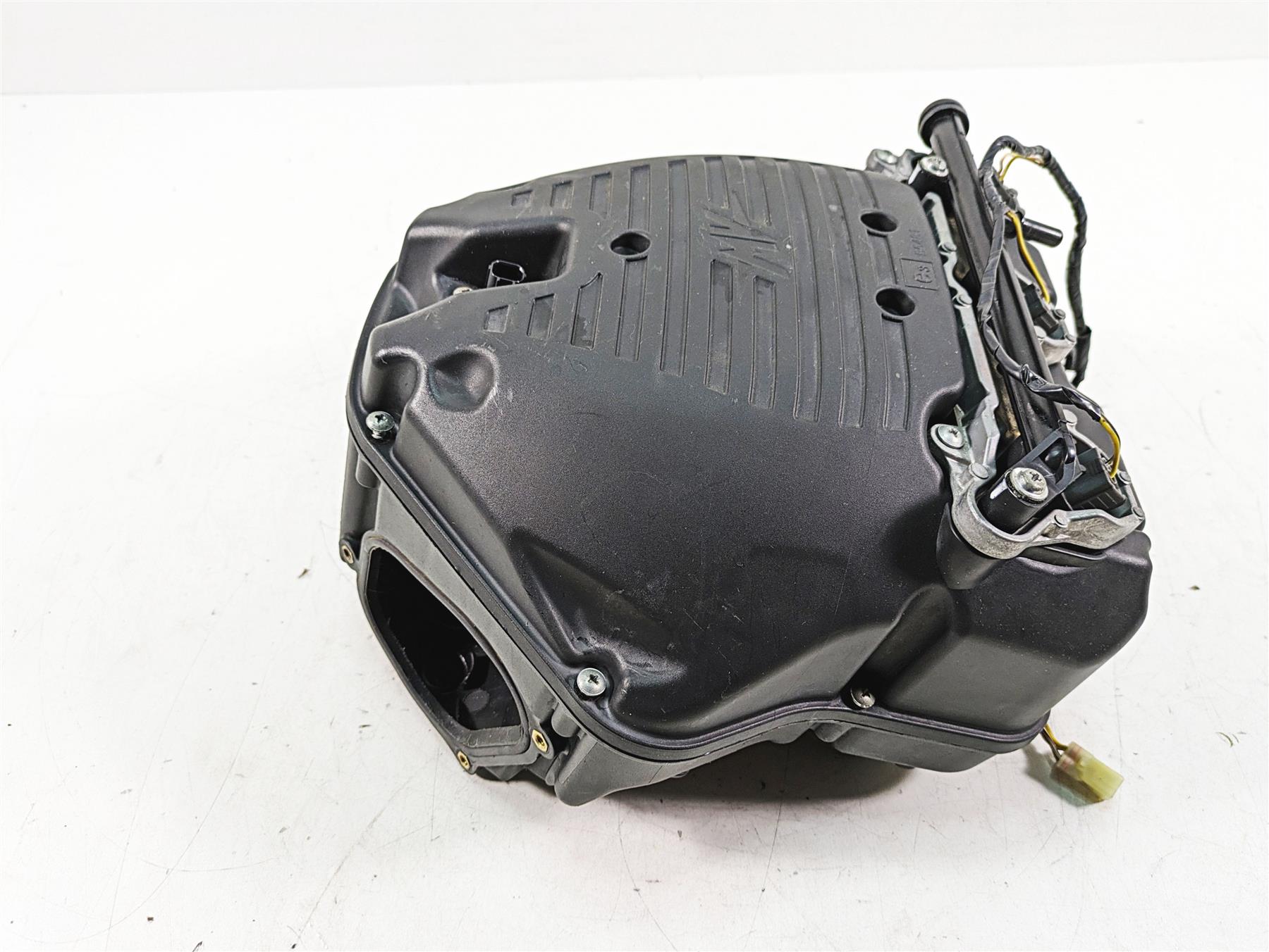 2013 MV Agusta F3 675 ERA Air Box Cleaner Breather & Fuel Injectors 8000B5482 {{ shop.shopifyCountryName }} - Mototech271