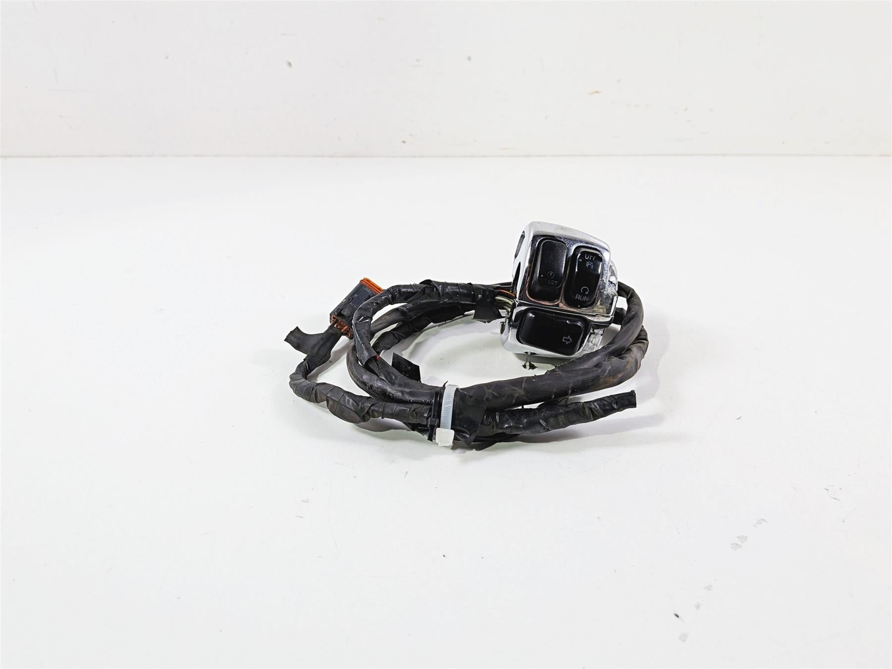 2001 Harley FLHRCI Road King Right Hand Control Switch - Read 71684-06A {{ shop.shopifyCountryName }} - Mototech271