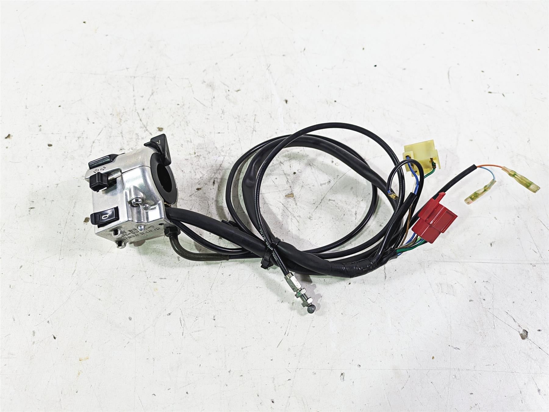 1998 Honda GL1500 Valkyrie Tour Left Hand Blinker Control Switch 35020-MZ0-670 {{ shop.shopifyCountryName }} - Mototech271