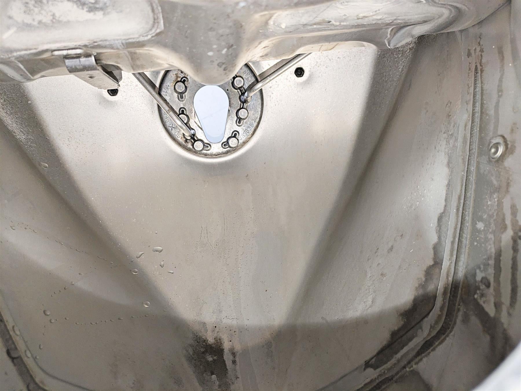 2017 BMW S1000RR K46 Fuel Gas Petrol Tank White Blue 8566384 16117717884 {{ shop.shopifyCountryName }} - Mototech271