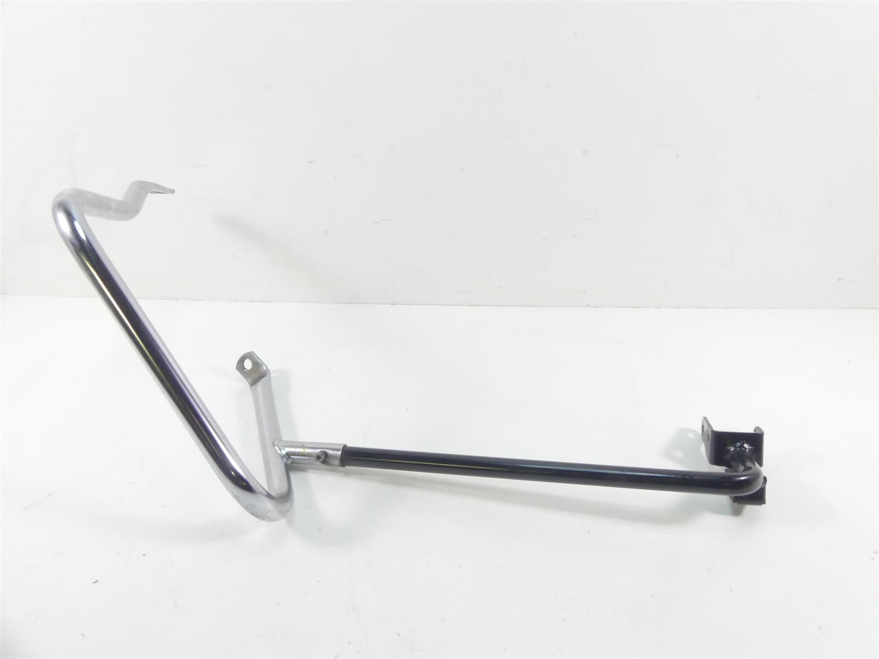2014 Harley Touring FLHXS Street Glide Sp Left Saddlebag Mount Guard 90200506