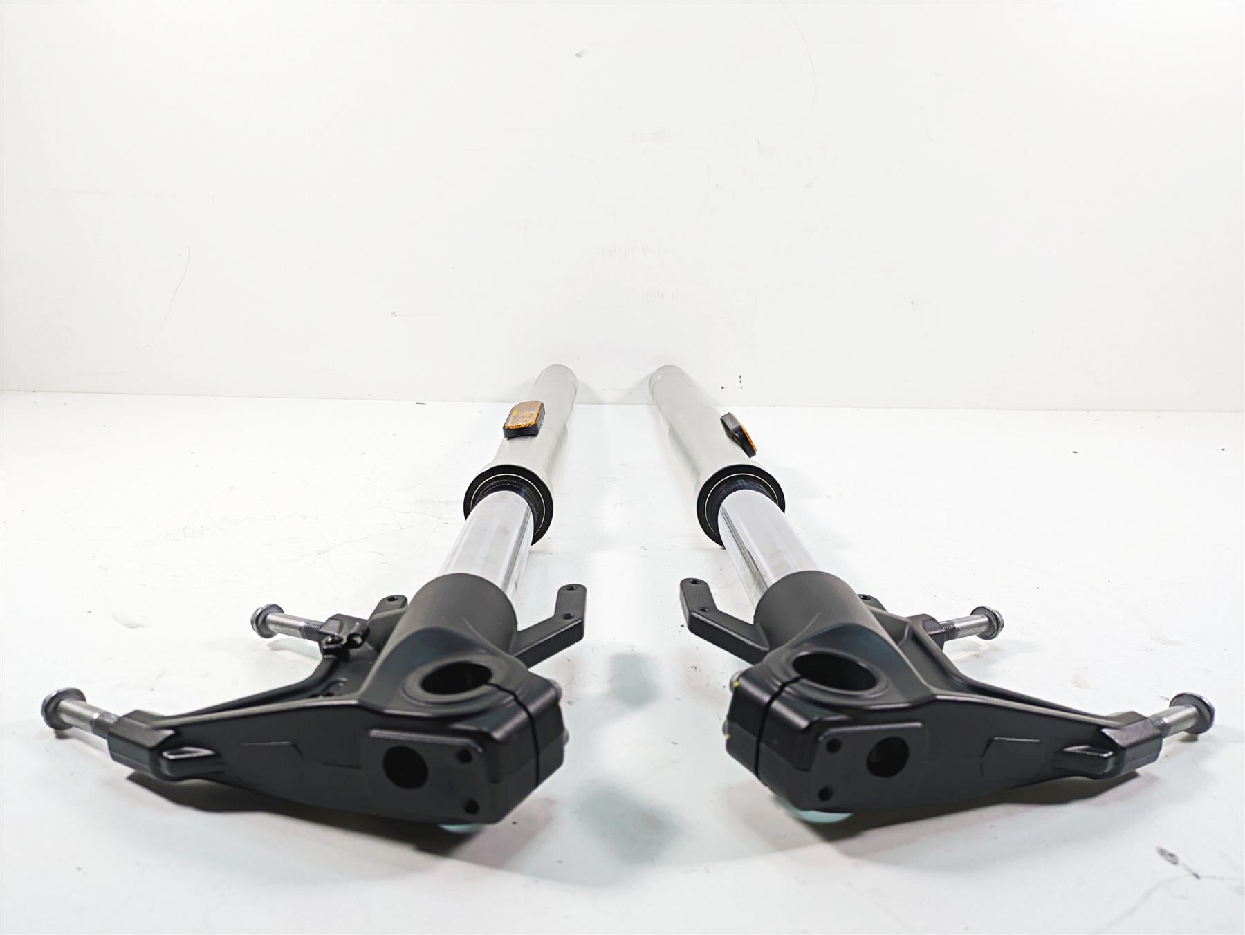 2020 Moto Guzzi V85 TT Adventure Straight Front Fork Leg Set - Read 2B004749 {{ shop.shopifyCountryName }} - Mototech271