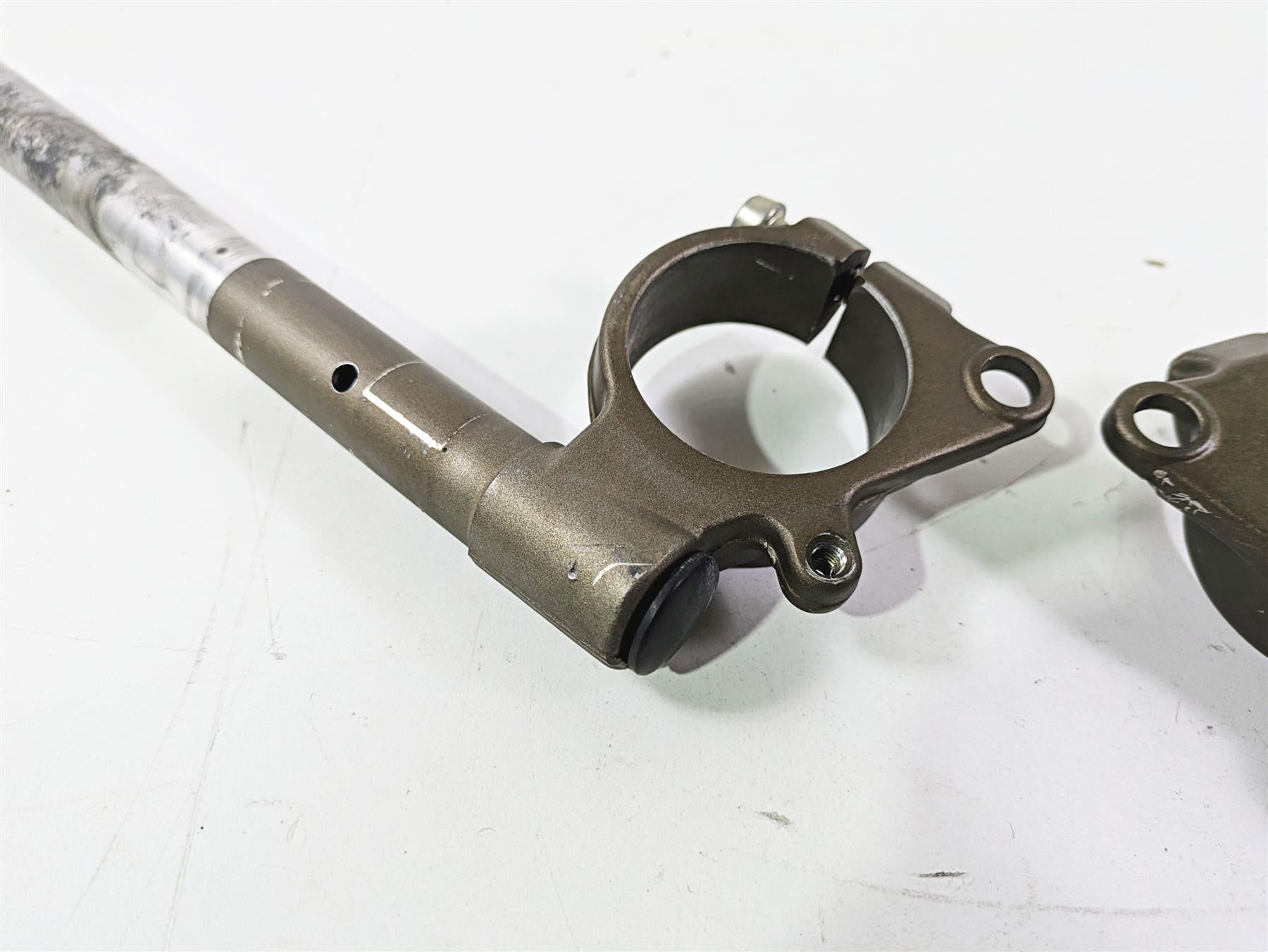 2005 Kawasaki ZX1000 ZX10R Ninja Handlebar Handle Bar Set 46003-0045 46003-0046 {{ shop.shopifyCountryName }} - Mototech271