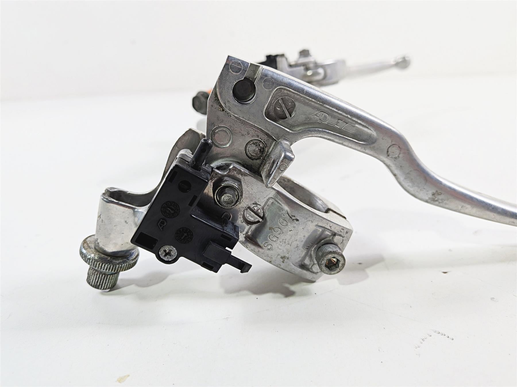 2004 Suzuki VL800 Intruder Volusia Front Brake Master Cylinder Lever 59600-10F10 {{ shop.shopifyCountryName }} - Mototech271