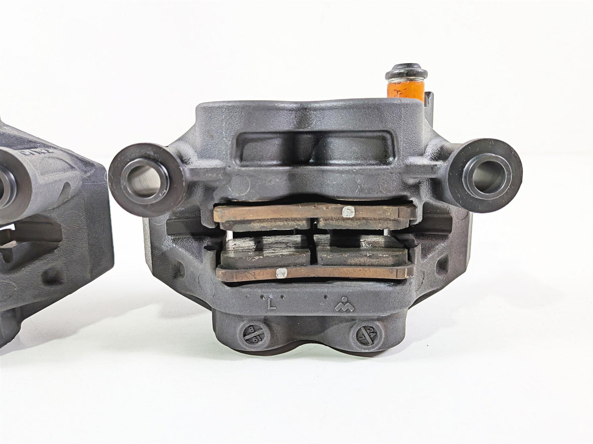 2025 Yamaha YZF R7 Front Brake Caliper & Pad Set 1RC-2580T-00-00 1RC-2580U-00-00 {{ shop.shopifyCountryName }} - Mototech271