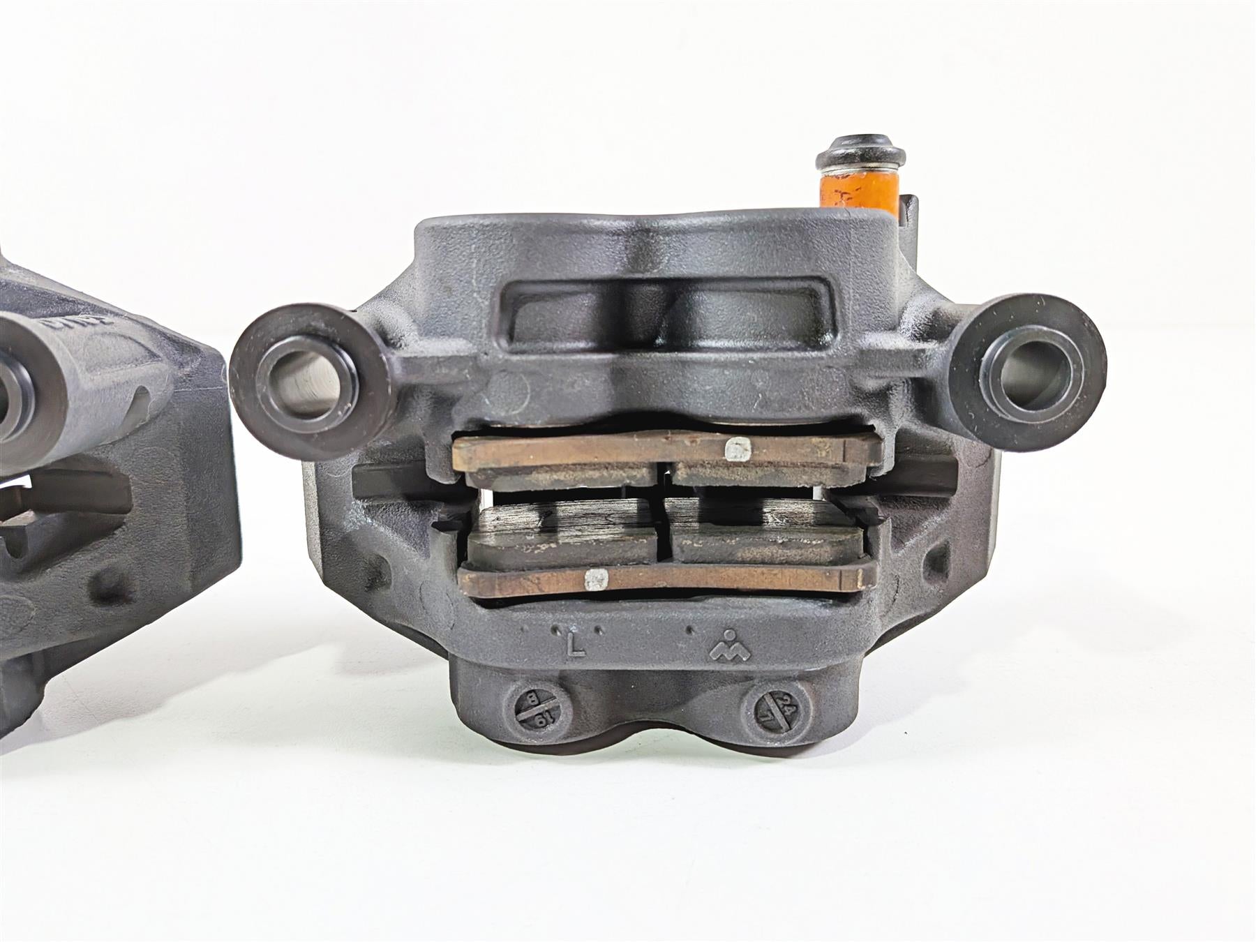 2025 Yamaha YZF R7 Front Brake Caliper & Pad Set 1RC-2580T-00-00 1RC-2580U-00-00 {{ shop.shopifyCountryName }} - Mototech271