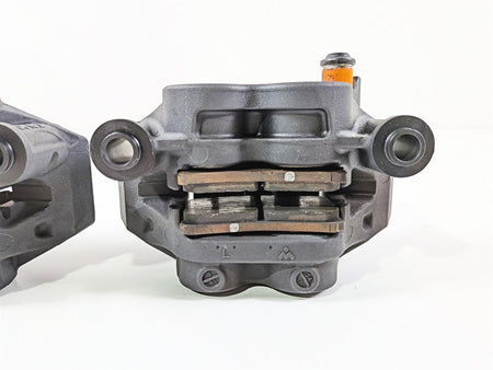 2025 Yamaha YZF R7 Front Brake Caliper & Pad Set 1RC-2580T-00-00 1RC-2580U-00-00 {{ shop.shopifyCountryName }} - Mototech271
