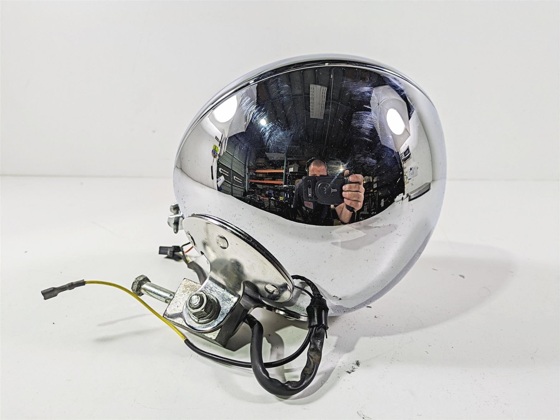 2003 Harley FLSTC Softail Heritage 100th 7" Chrome Headlight Lamp 67903-00 {{ shop.shopifyCountryName }} - Mototech271