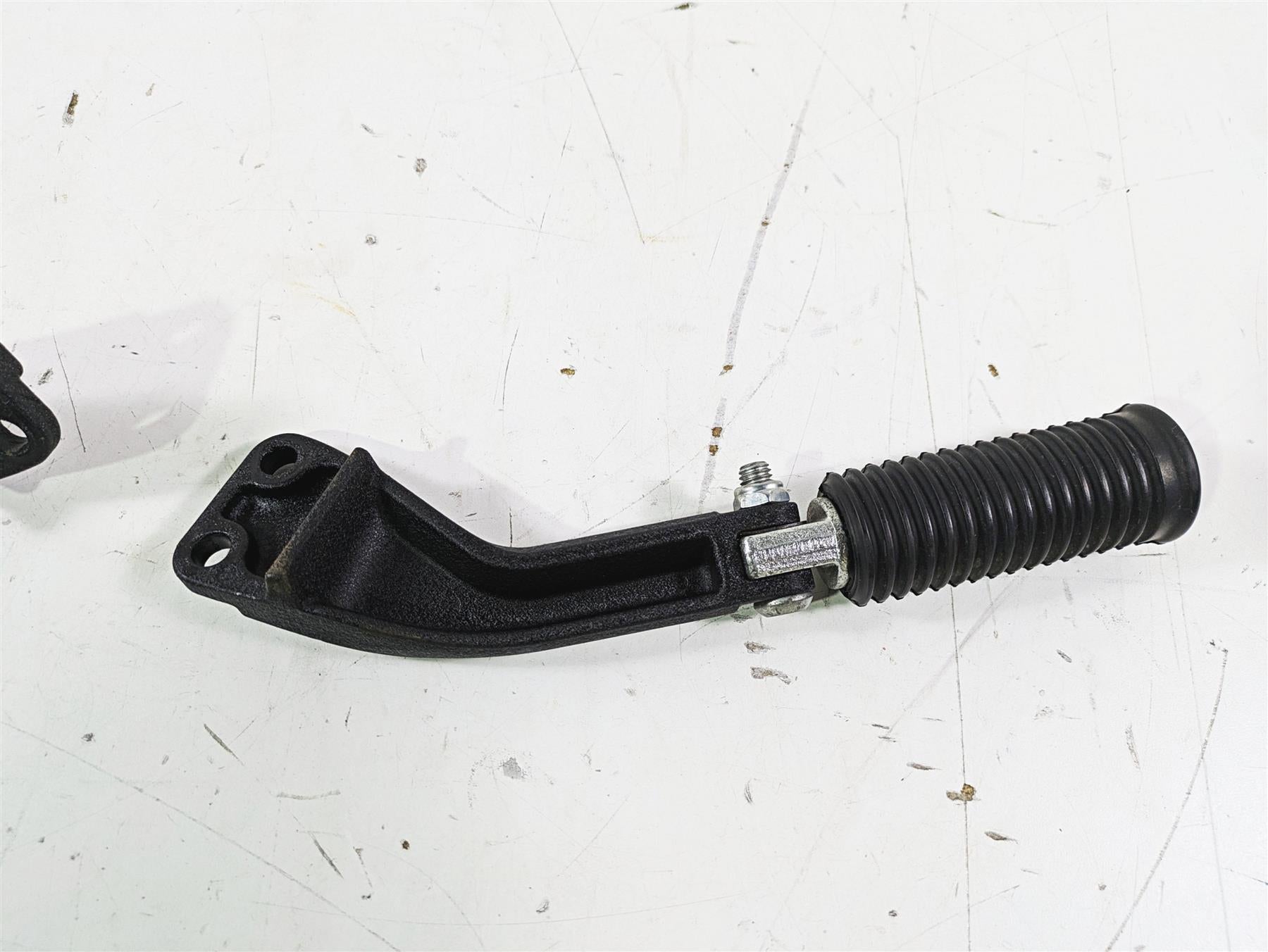 2015 Harley FXDL Dyna Low Rider Rear Passenger Footpeg Rest 49230-06 49224-06A {{ shop.shopifyCountryName }} - Mototech271
