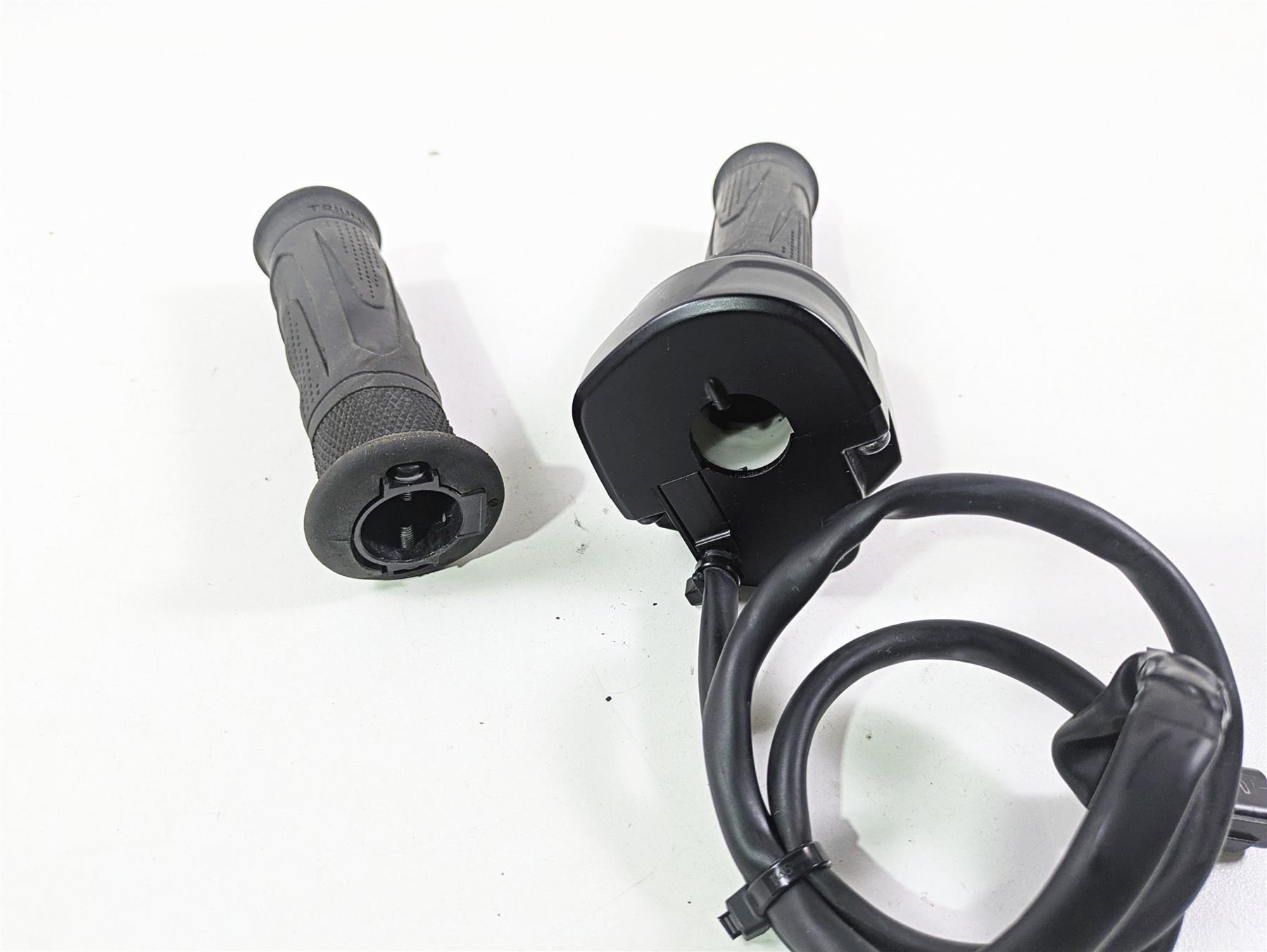 2024 Triumph Street Triple 765 R Fly By Wire Throttle Grip Sensor T2043055 {{ shop.shopifyCountryName }} - Mototech271