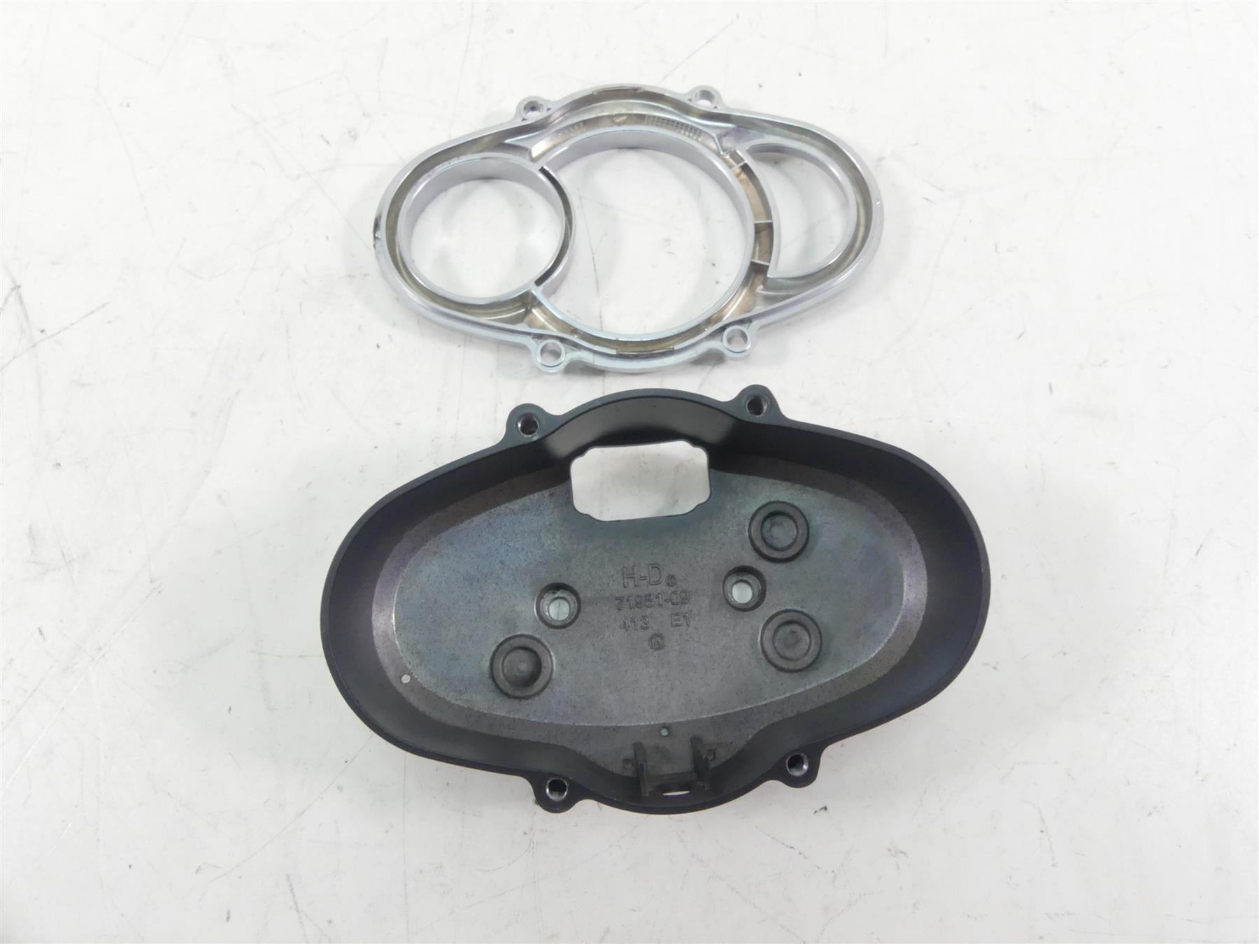 2011 Harley VRSCF Muscle Rod Speedometer Gauges Housing & Bezel - Read 71981-09 {{ shop.shopifyCountryName }} - Mototech271