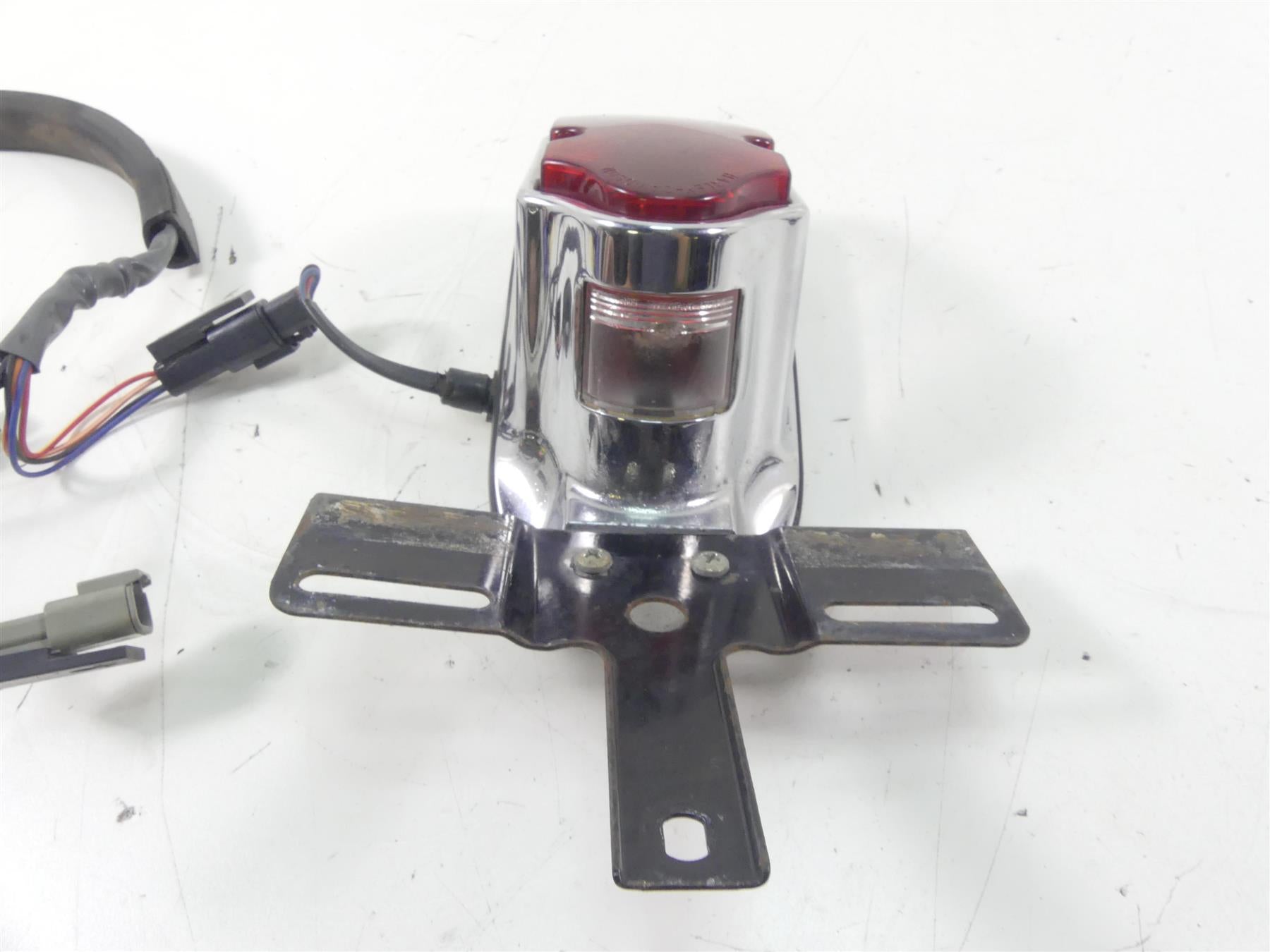 2005 Harley Softail FLSTSC Heritage Springer Taillight Tail Brake Lamp 68280-05 {{ shop.shopifyCountryName }} - Mototech271