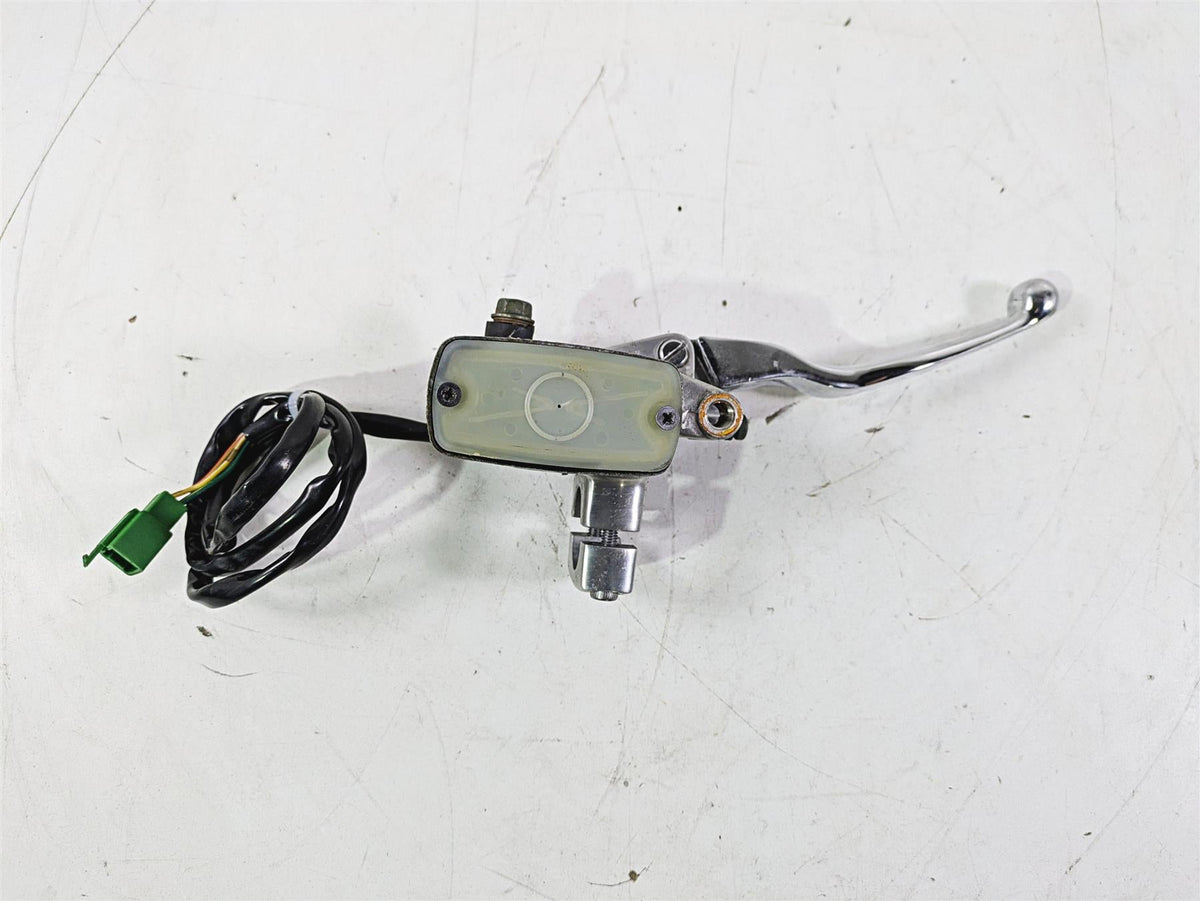 2004 Yamaha XVZ1300 Royal Star Front Brake Master Cylinder 4XY-W2587-01-00 {{ shop.shopifyCountryName }} - Mototech271