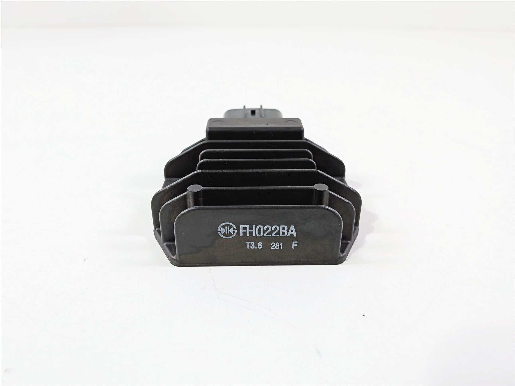 2024 Yamaha YZF R1 RN65 Rectifier Voltage Regulator FH022BA 2CR-81960-00-00 {{ shop.shopifyCountryName }} - Mototech271