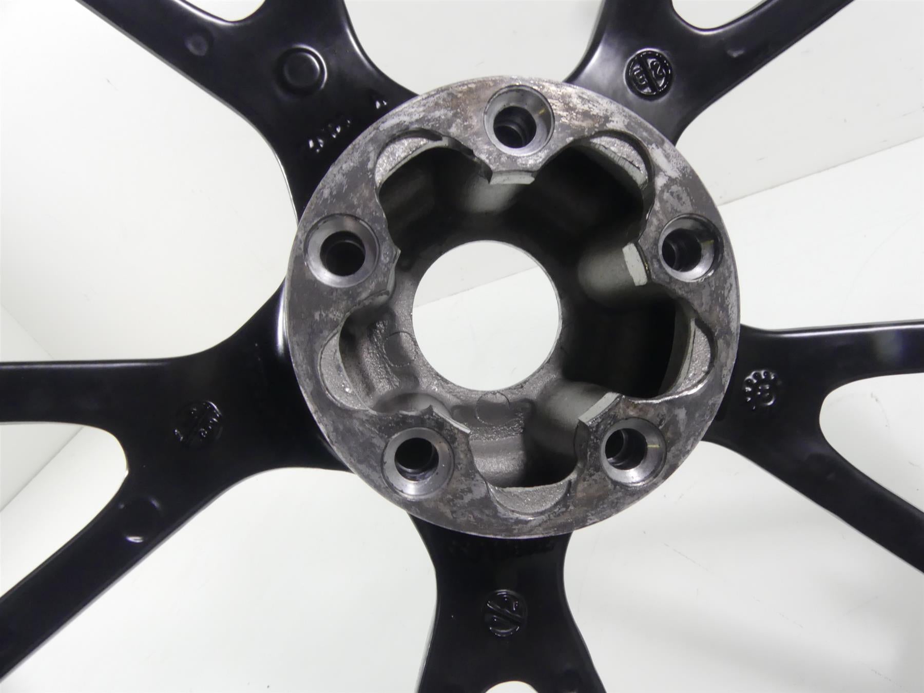 2015 Triumph 1050 Speed Triple R Straight Rear Wheel Rim 17x6 T2010353 {{ shop.shopifyCountryName }} - Mototech271