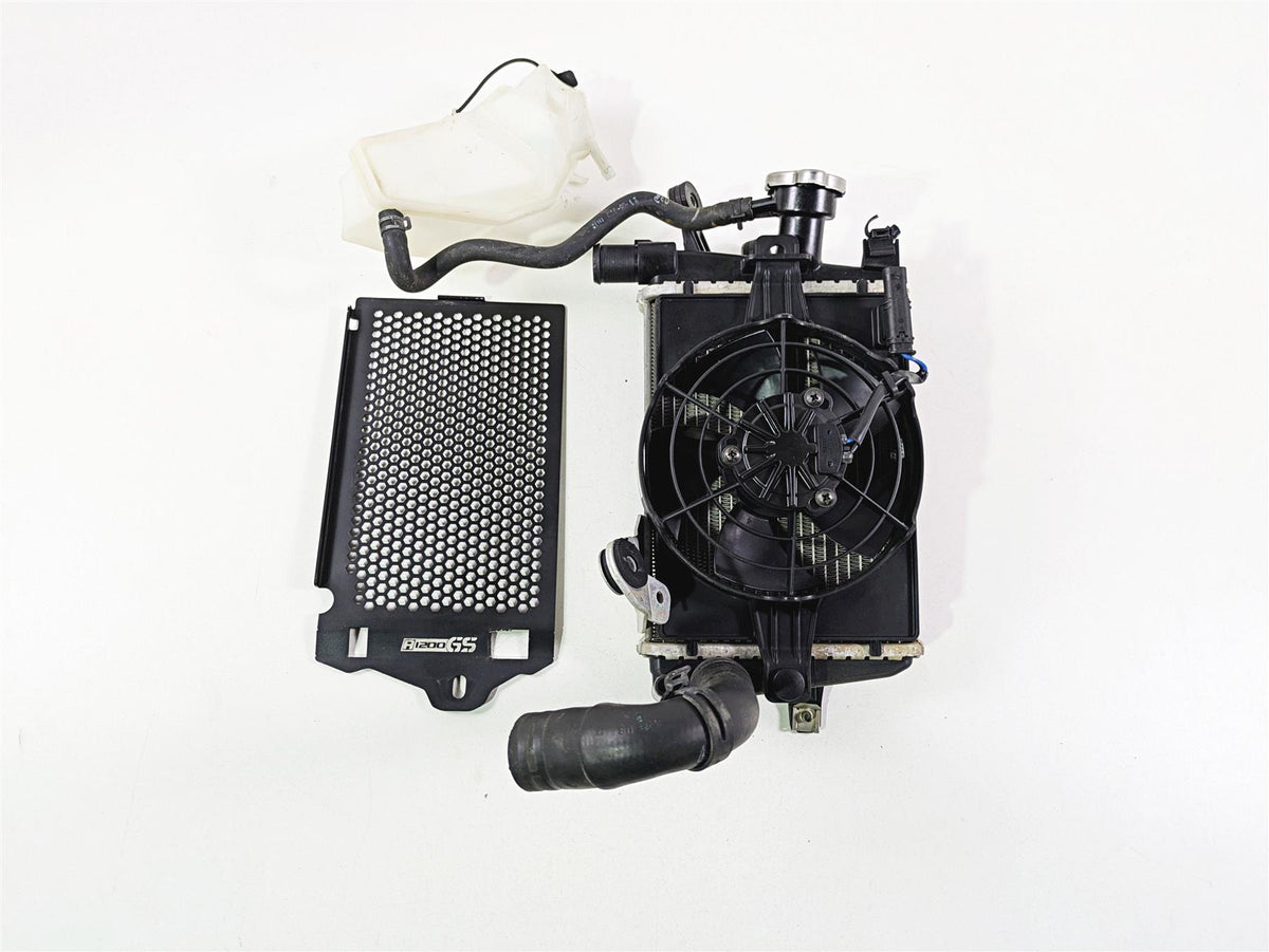 2017 BMW R1200 GS K50 Right Radiator + Reservoir Fan & Cover Set 17118546416 {{ shop.shopifyCountryName }} - Mototech271