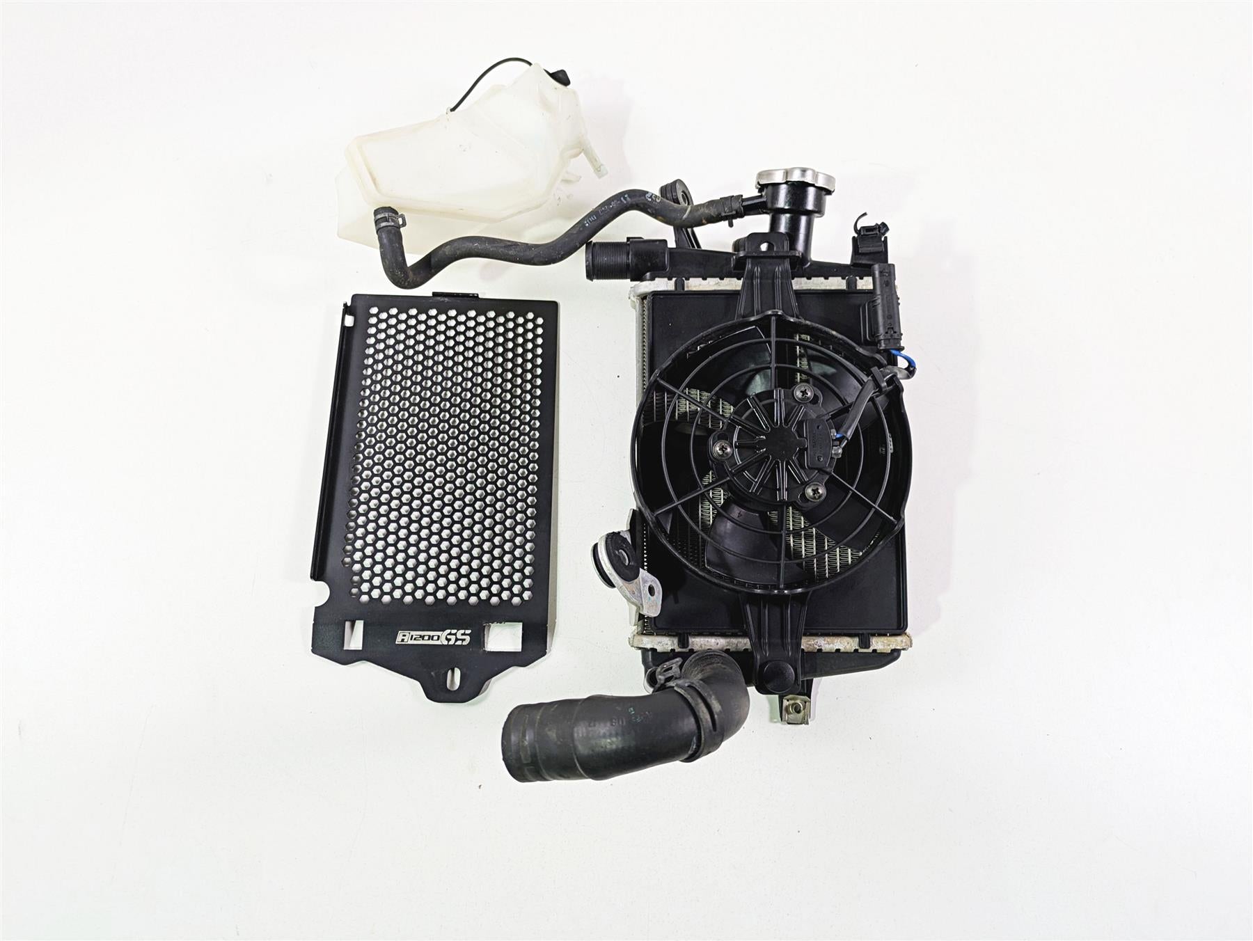 2017 BMW R1200 GS K50 Right Radiator + Reservoir Fan & Cover Set 17118546416 {{ shop.shopifyCountryName }} - Mototech271